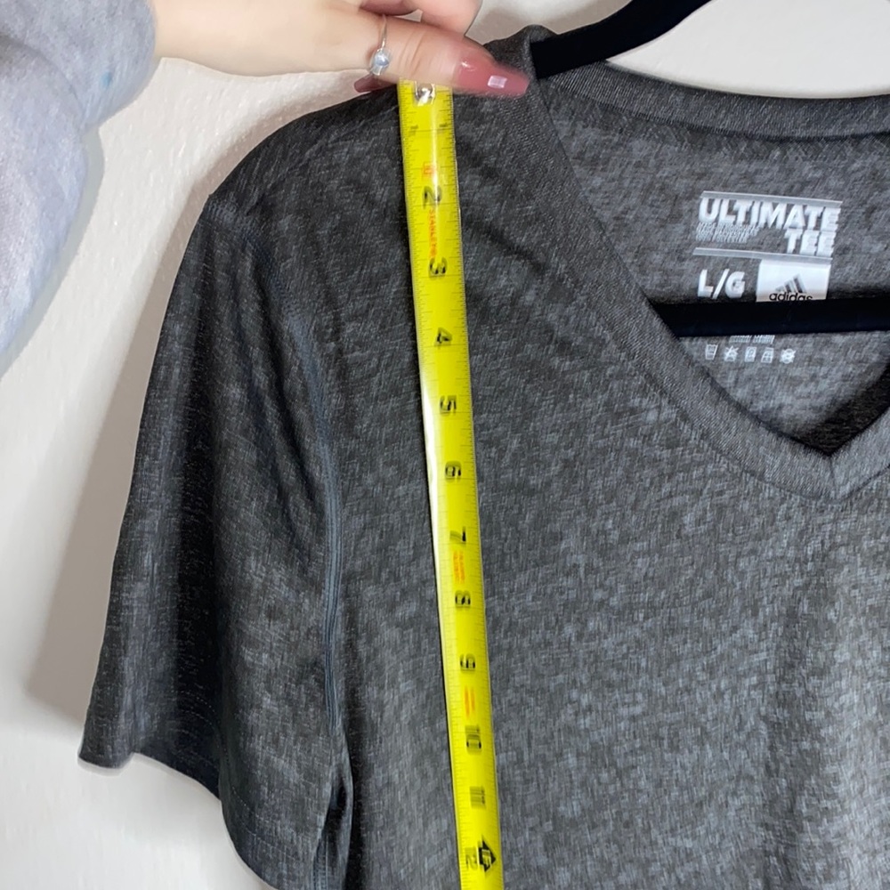 🪼NWT Adidas Grey tee! - Picture 3 of 8